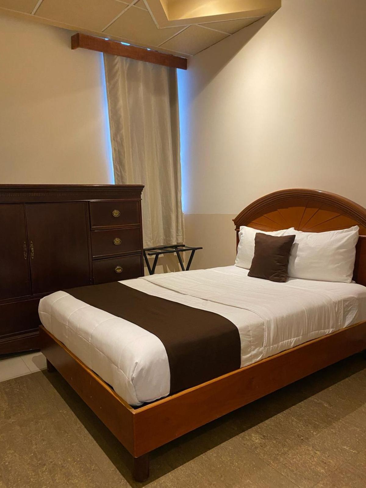 Hotel El Regio à Monterrey Extérieur photo