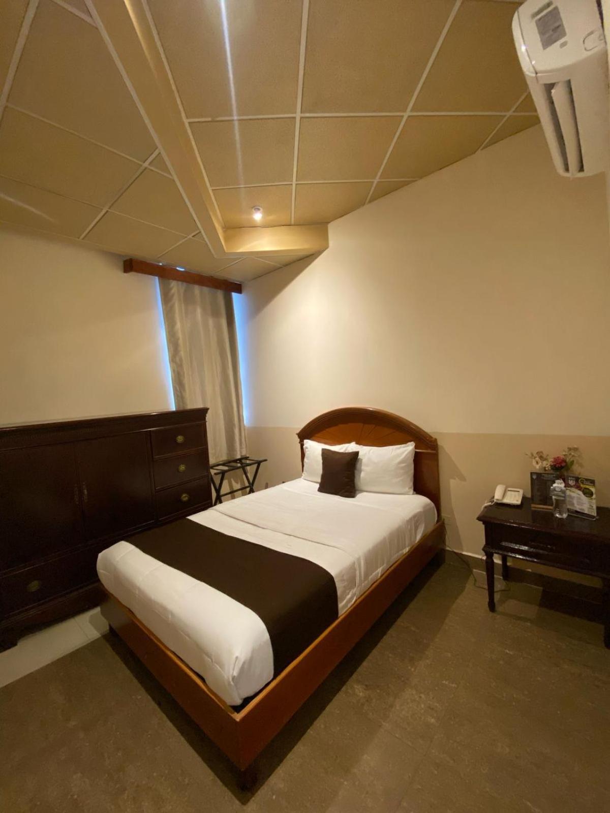 Hotel El Regio à Monterrey Extérieur photo